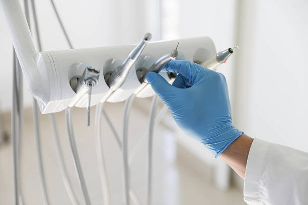 Professional Emergency Dentist technician working in Crest, CA
